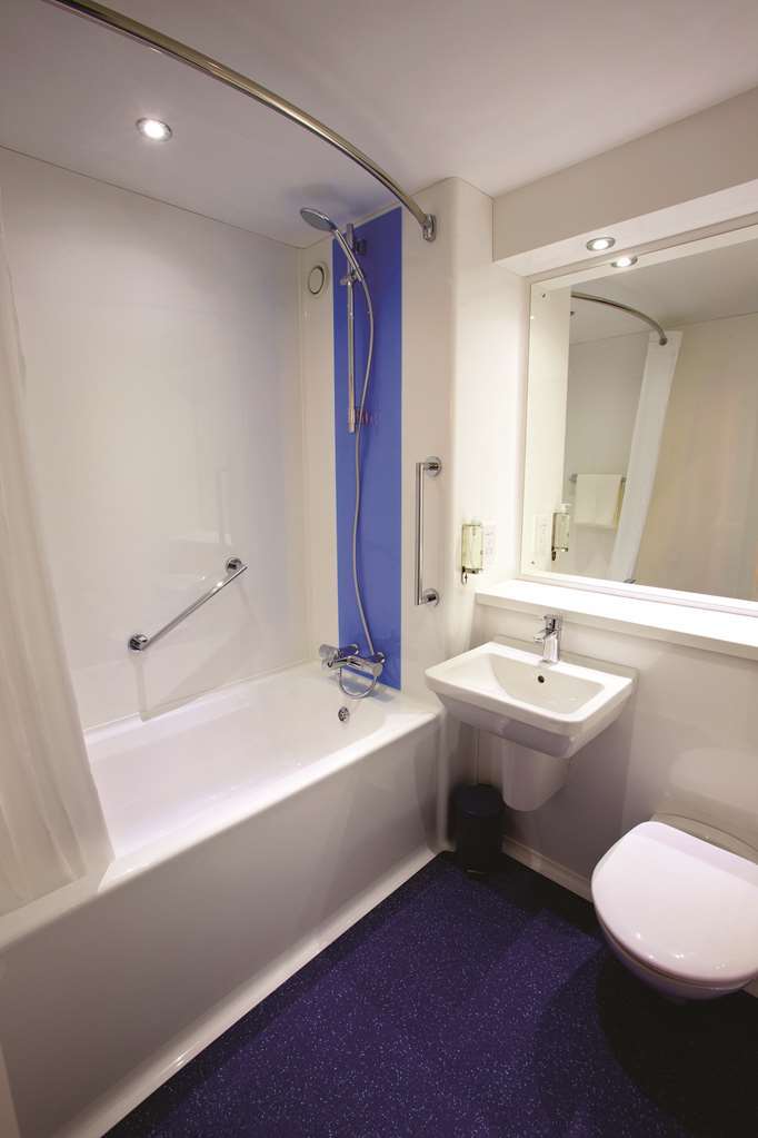 Travelodge הליפקס חדר תמונה