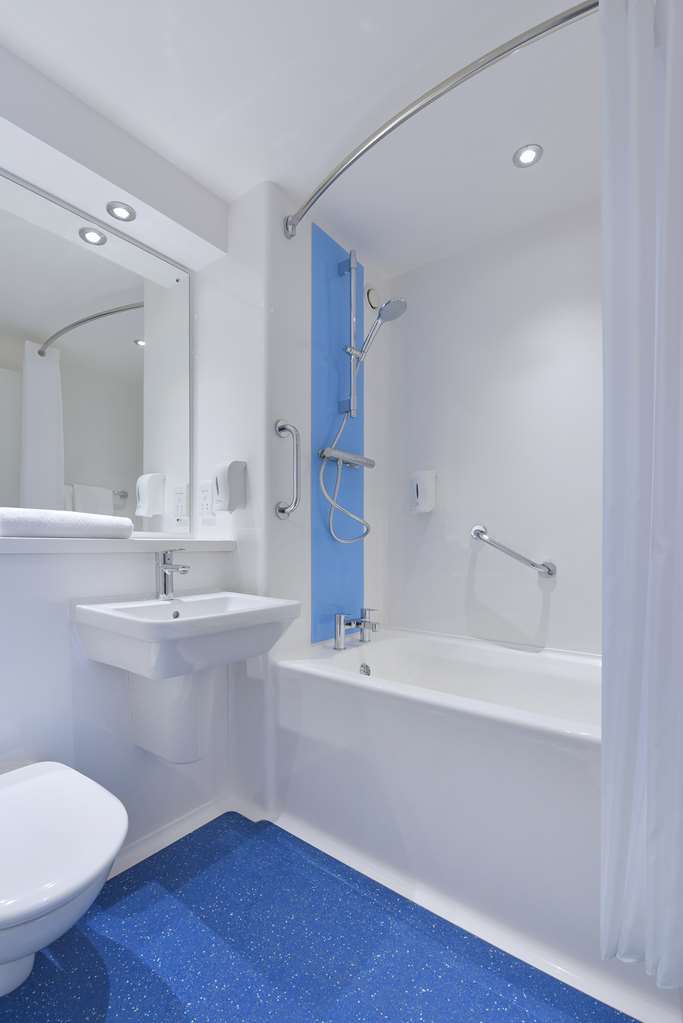 Travelodge הליפקס חדר תמונה